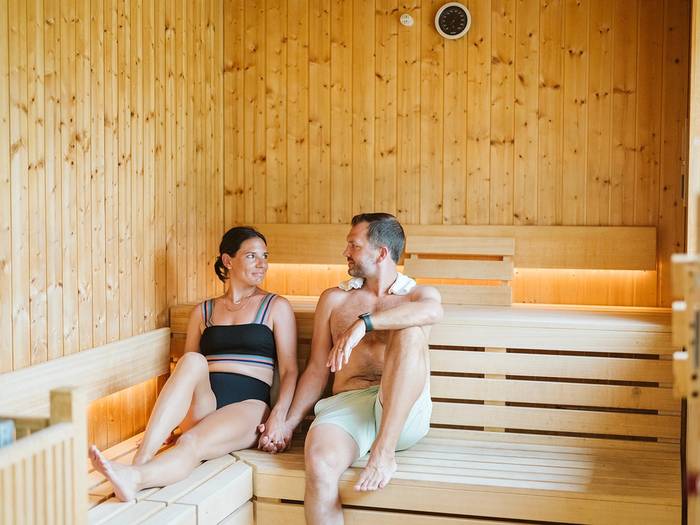 Couple in the sauna of Chalet Edelweiss