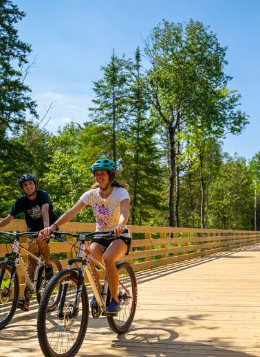 people biking boyne valley trail