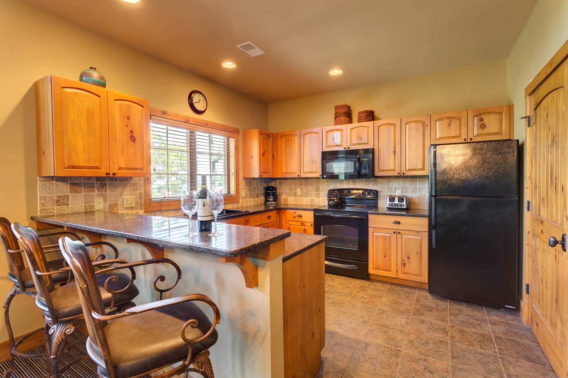 creekside condo 2 bedroom kitchen
