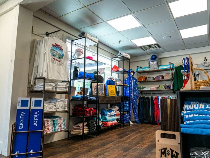 logo shop window display