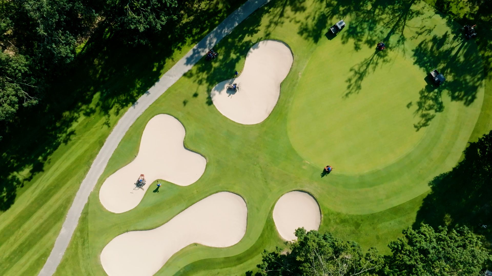 golf grounds crew working