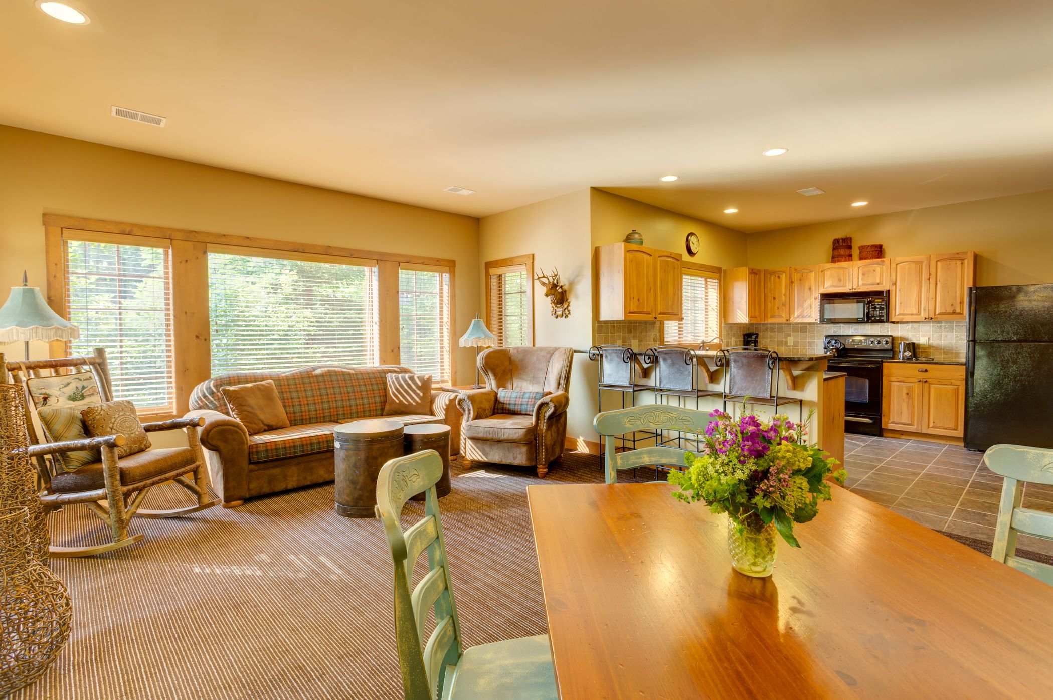 Creekside Basement & Kitchen