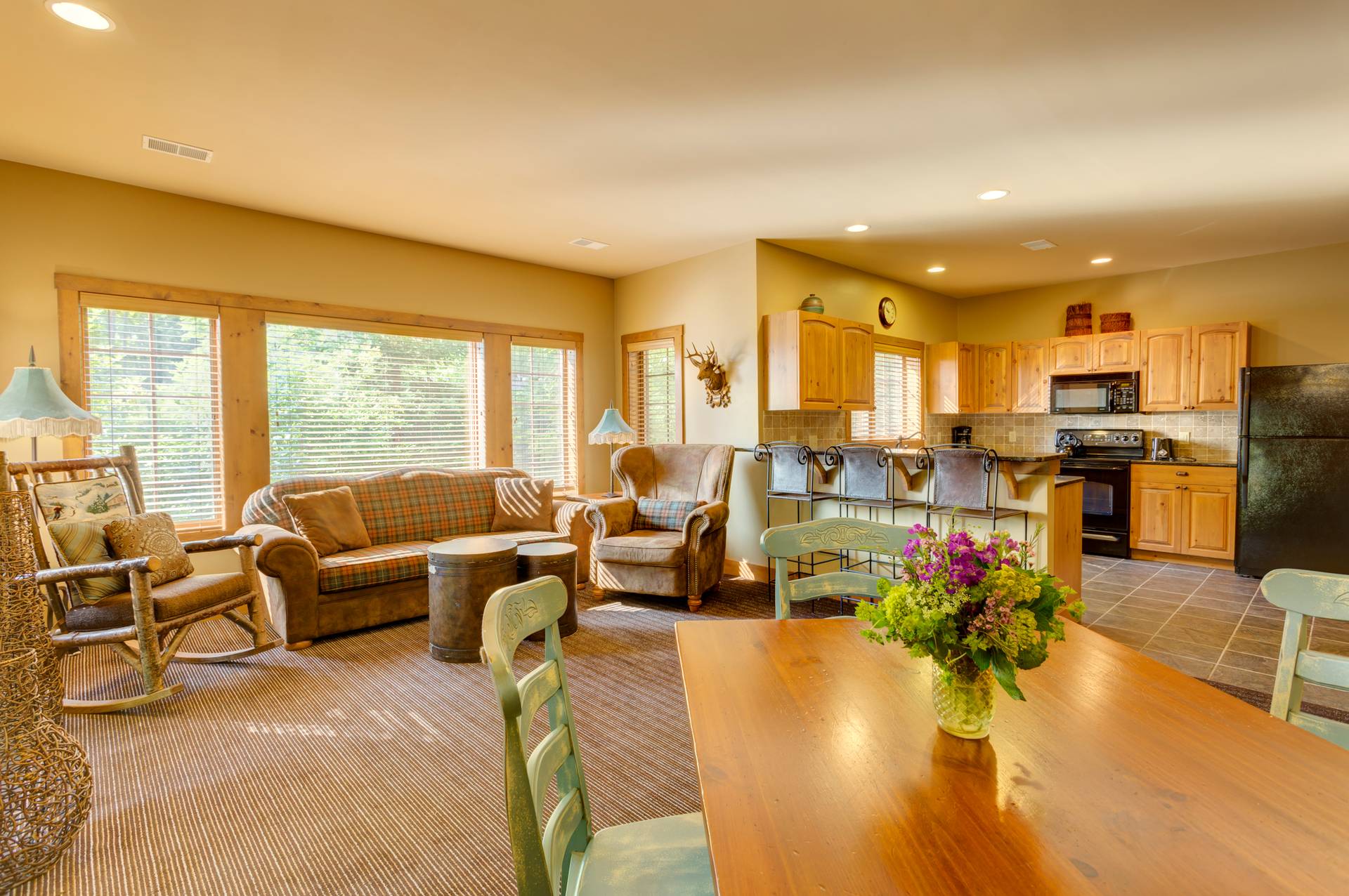 Creekside Basement & Kitchen