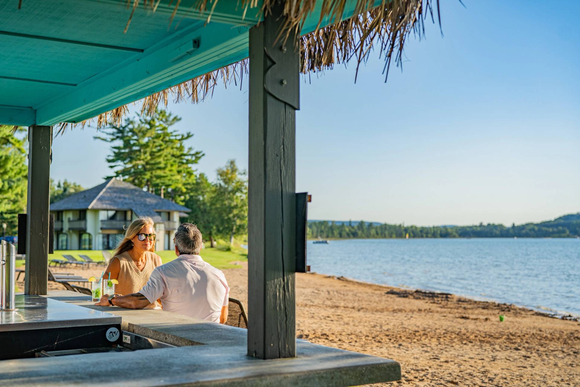 couple at tiki bar