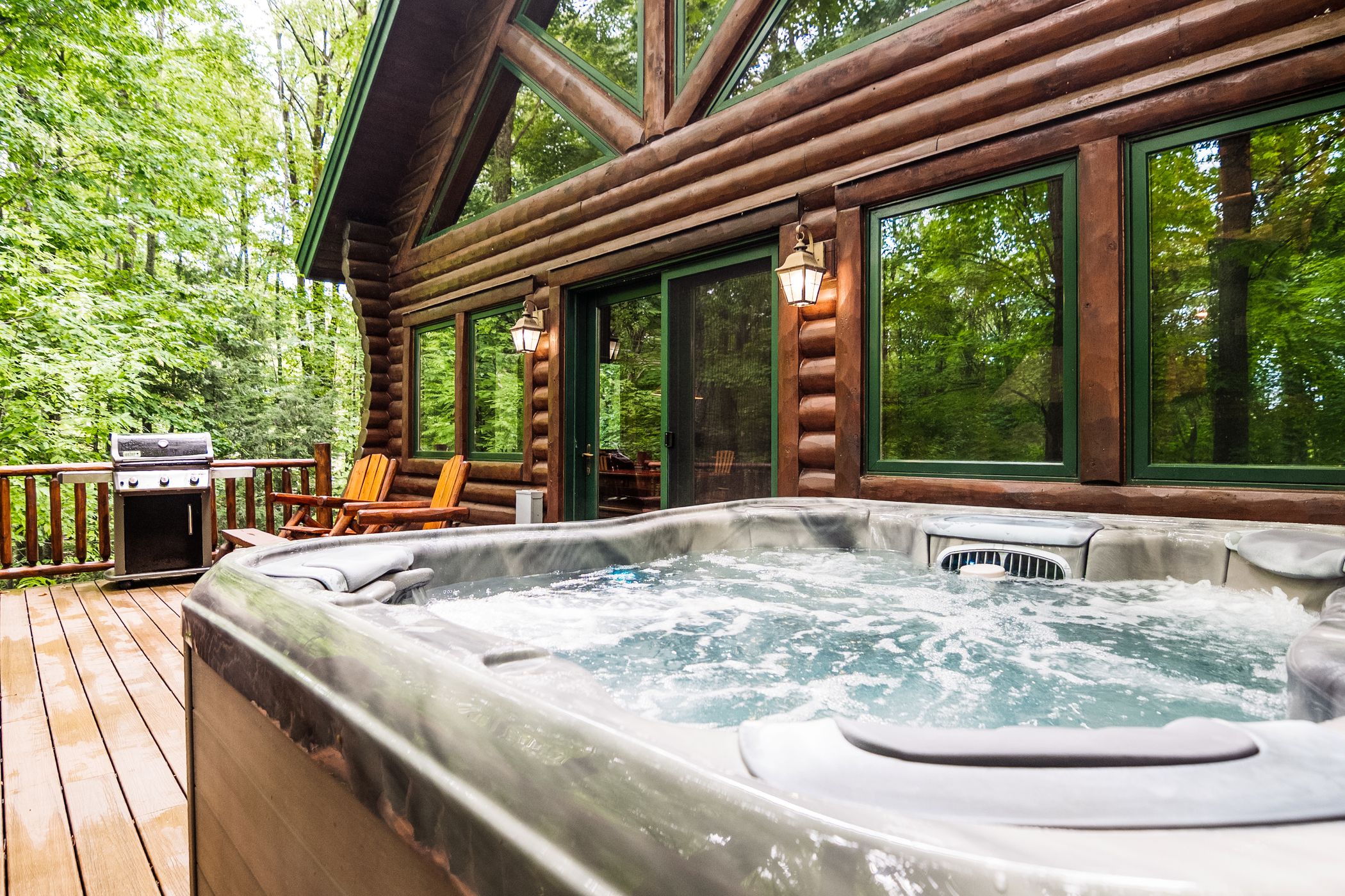 outdoor hot tub at mountain cabin