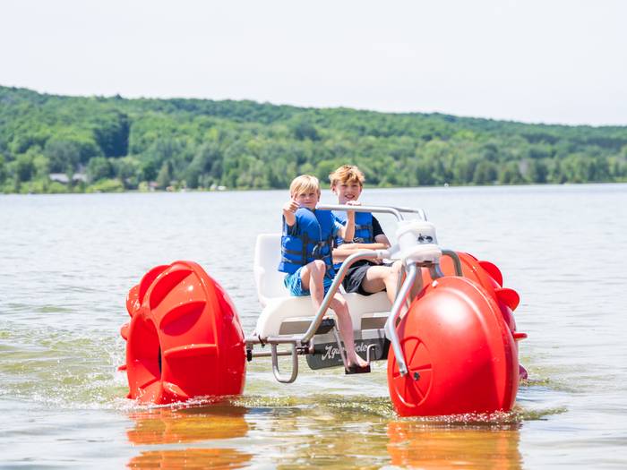 kids on aqua cycle