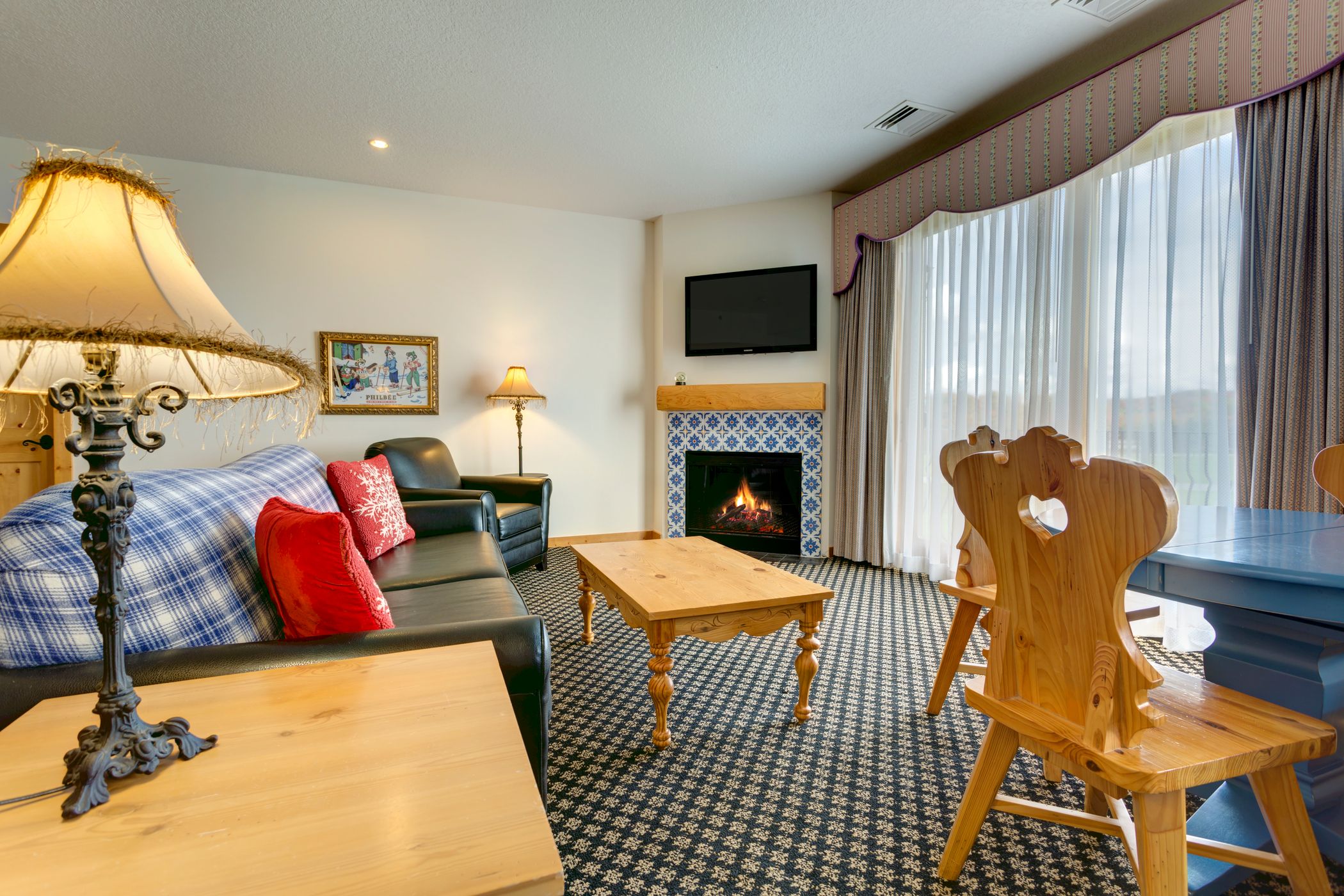 Living room area in the Mountain Grand Lodge and Spa