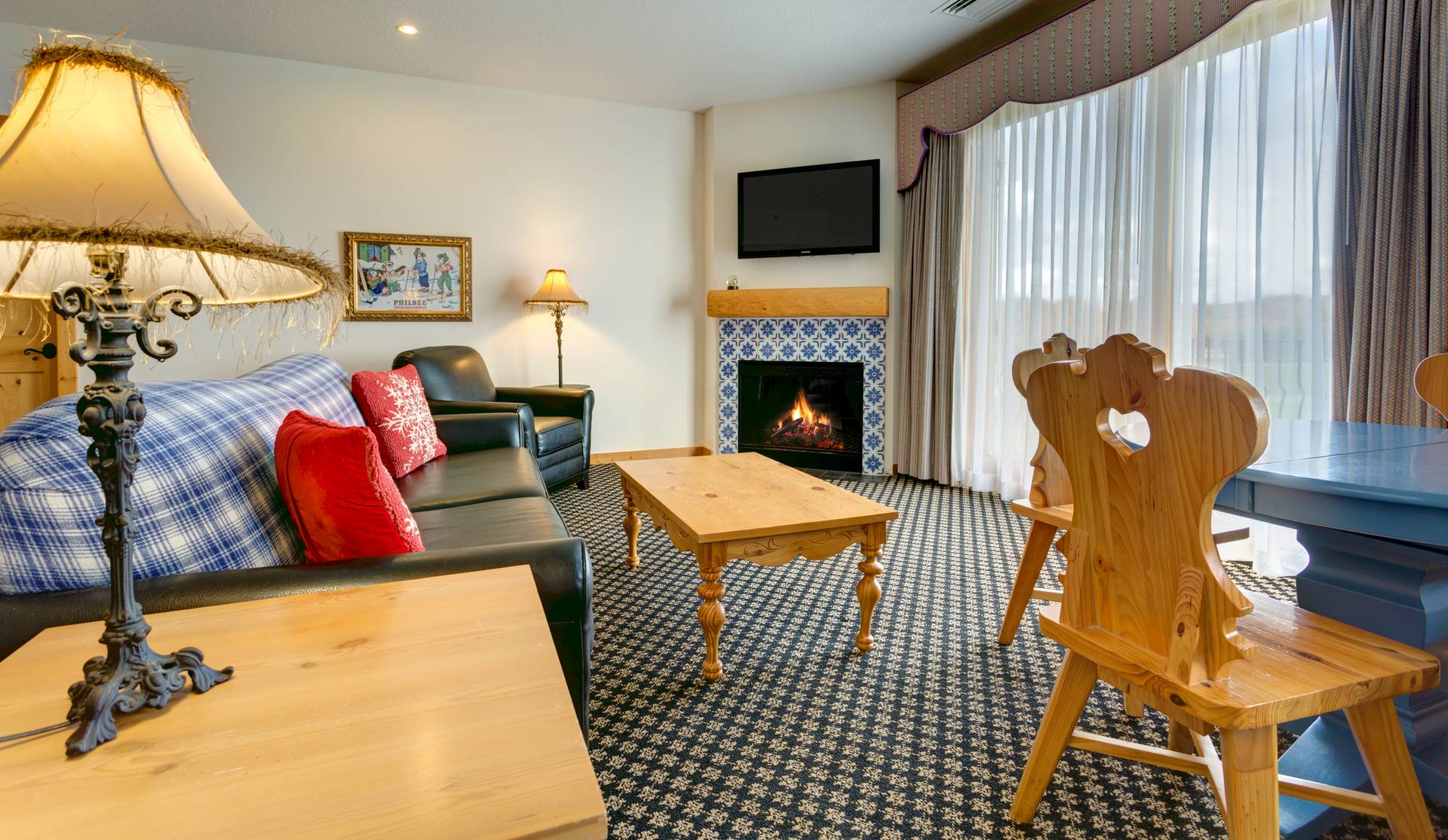 Living room area in the Mountain Grand Lodge and Spa