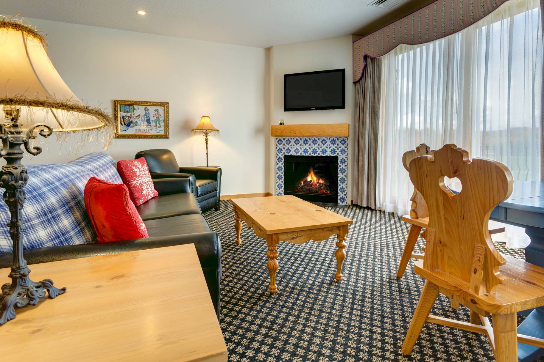 Living room area in the Mountain Grand Lodge and Spa