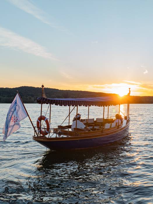 Deer Lake Sunset Boat Cruise