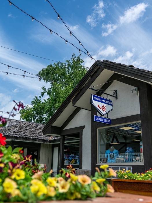 Exterior of Boyne Mountain Logo store.