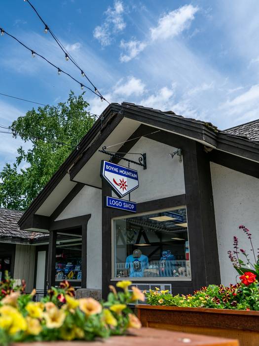 logo shop in the summer