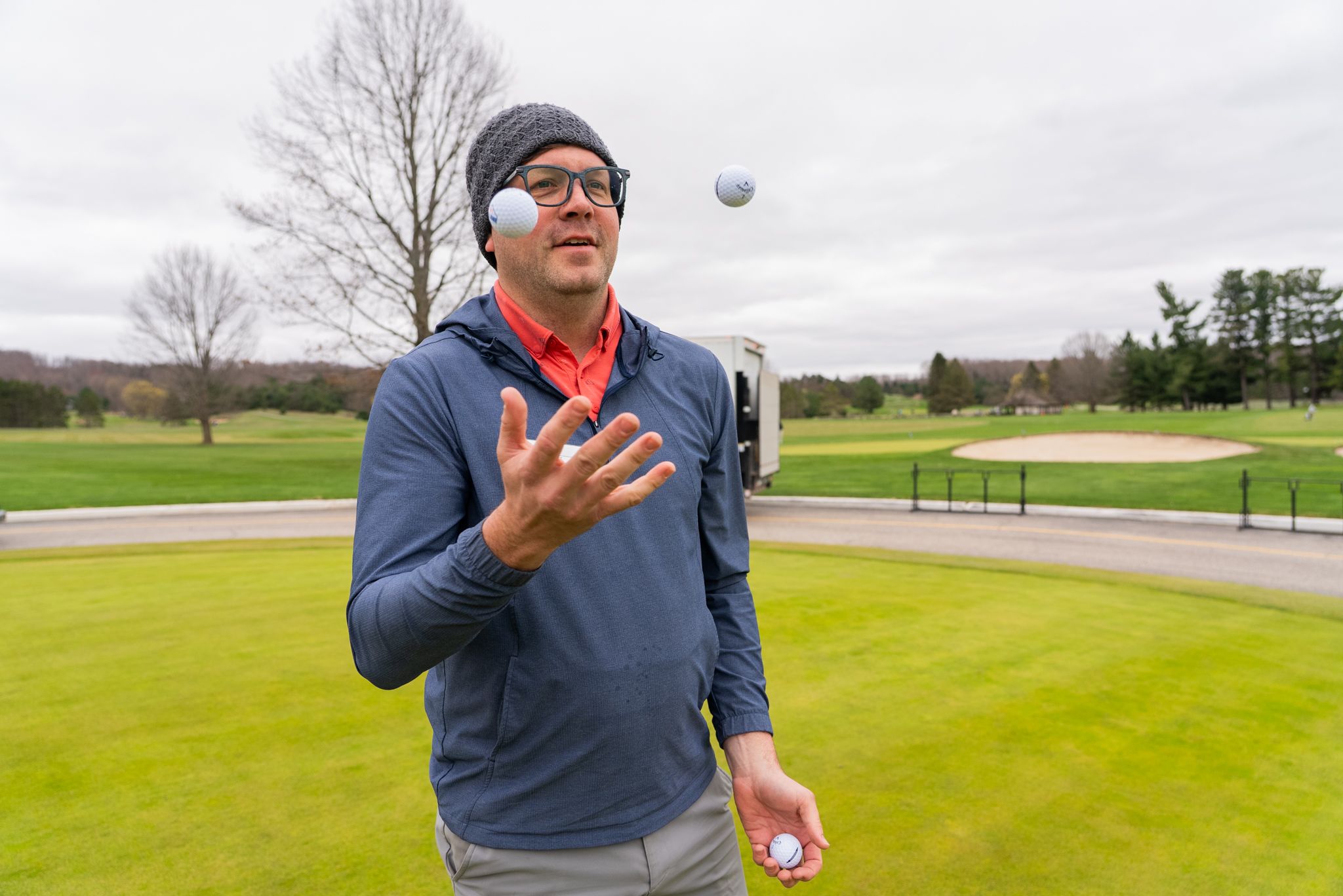scott juggling golf balls