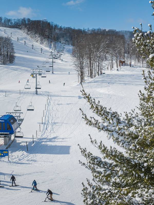 Boyneland chairlift in winter
