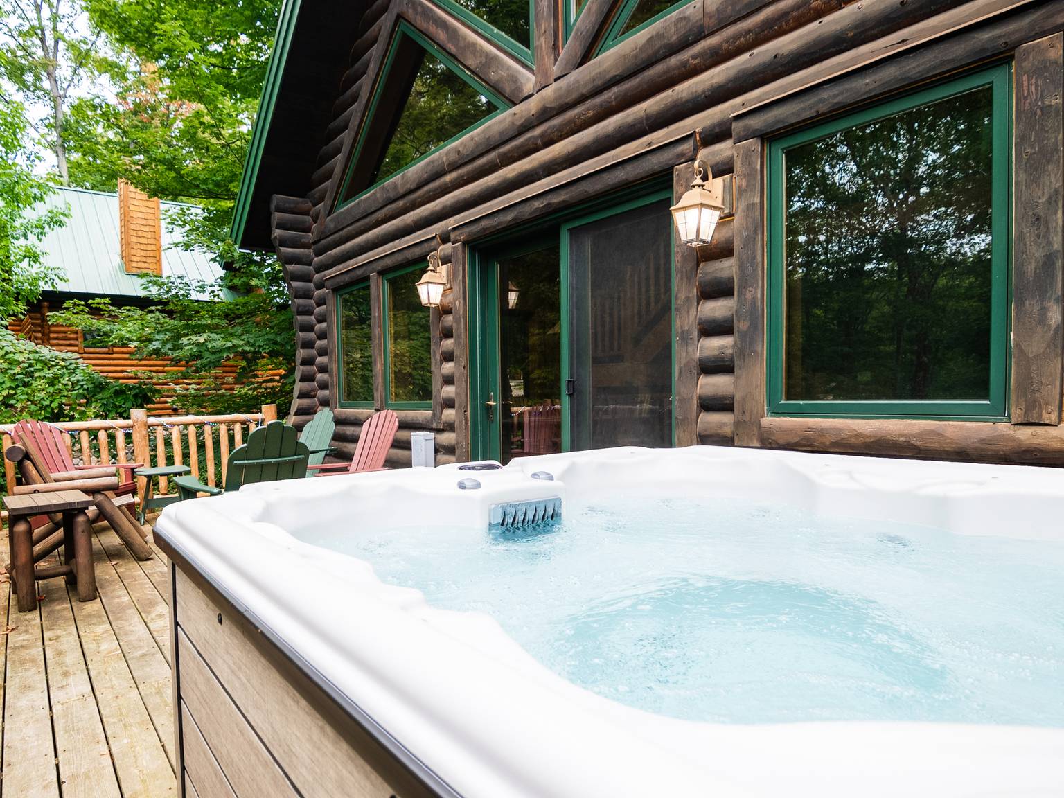 outdoor hot tub at mountain cabin