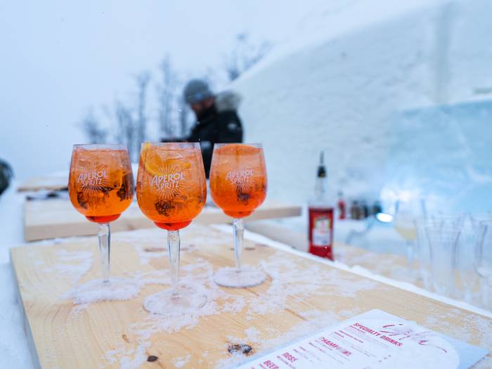 drinks at iglu snow bar