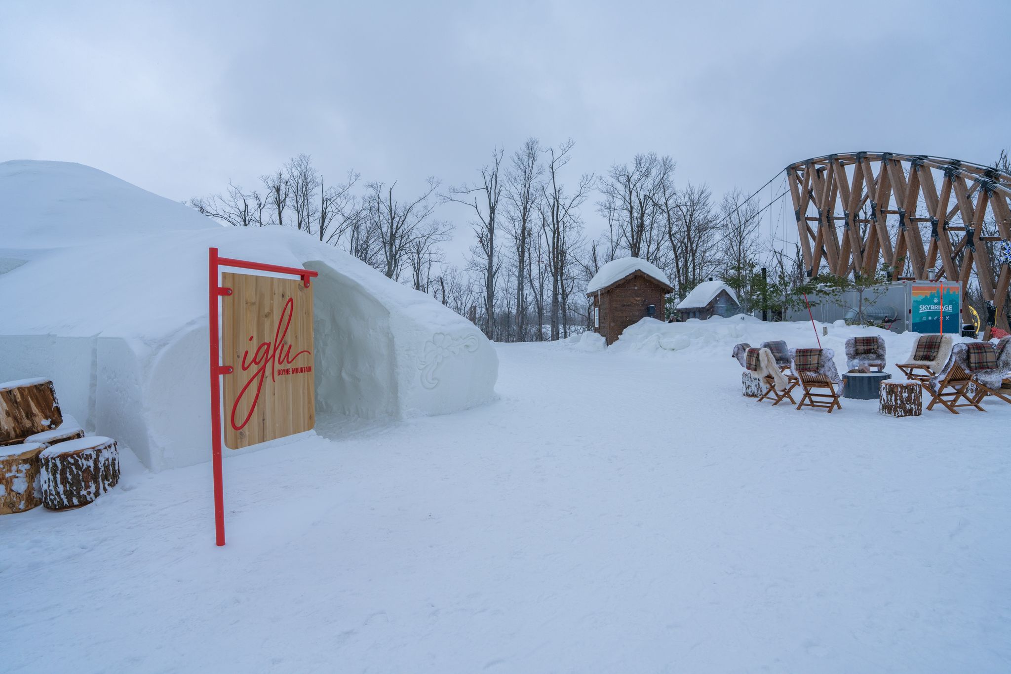 iglu entrance