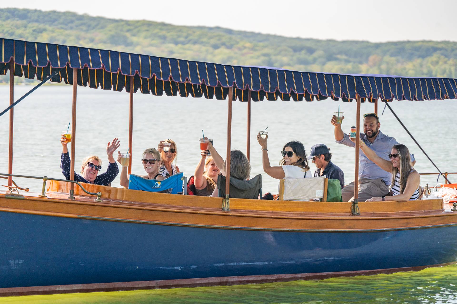 group on miss donna boat