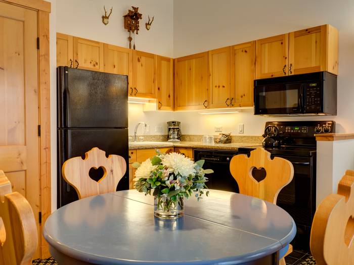 Mountain Grand Suite Kitchenette