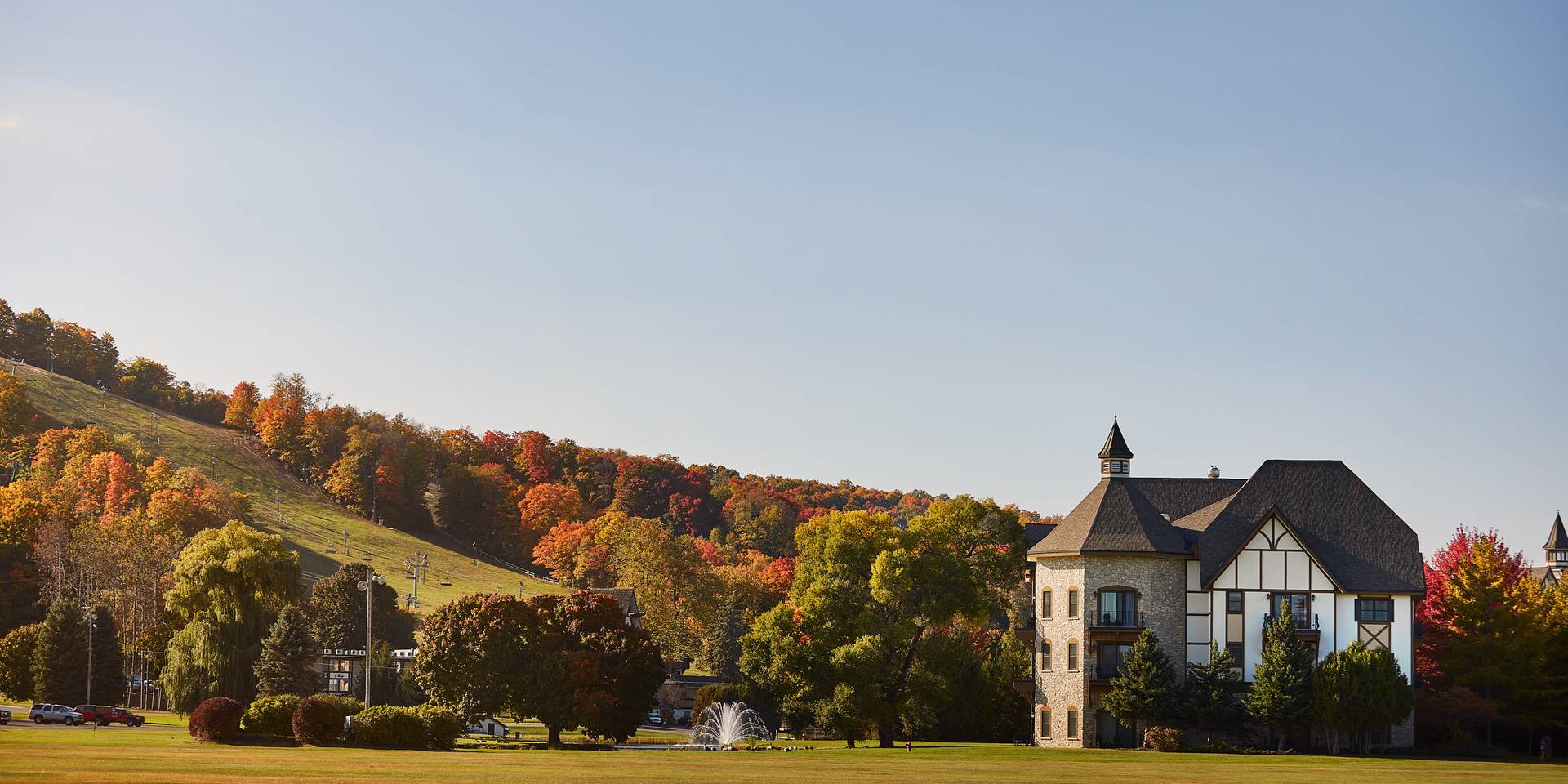 Outside the side of Mountain Grand Lodge and Spa in the fall