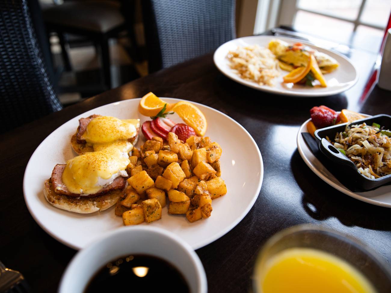 Breakfast dishes, The Sagamore Rom