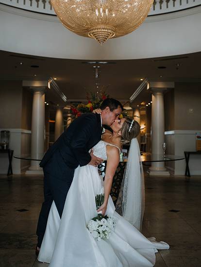 Newlyweds kiss, Inn at Bay Harbor
