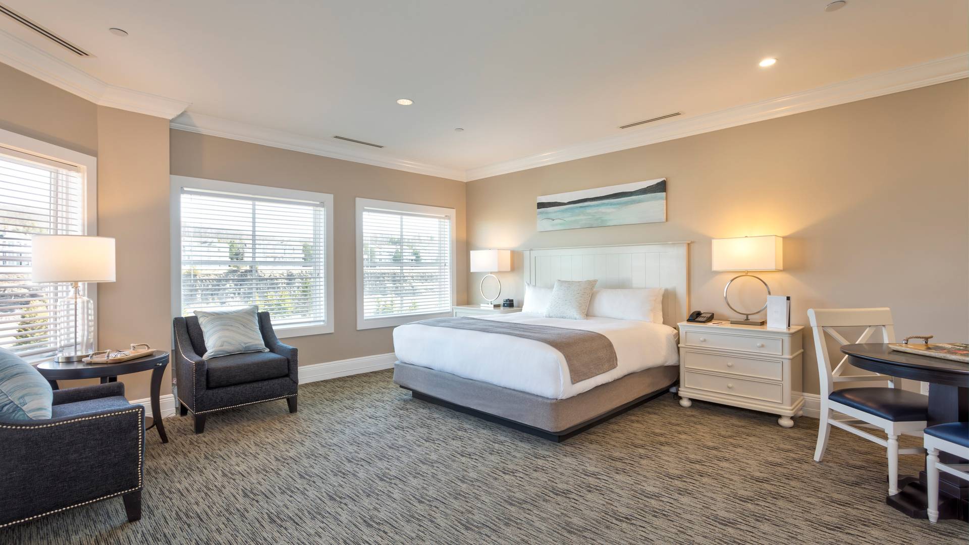 Deluxe King room overview, Inn at Bay Harbor