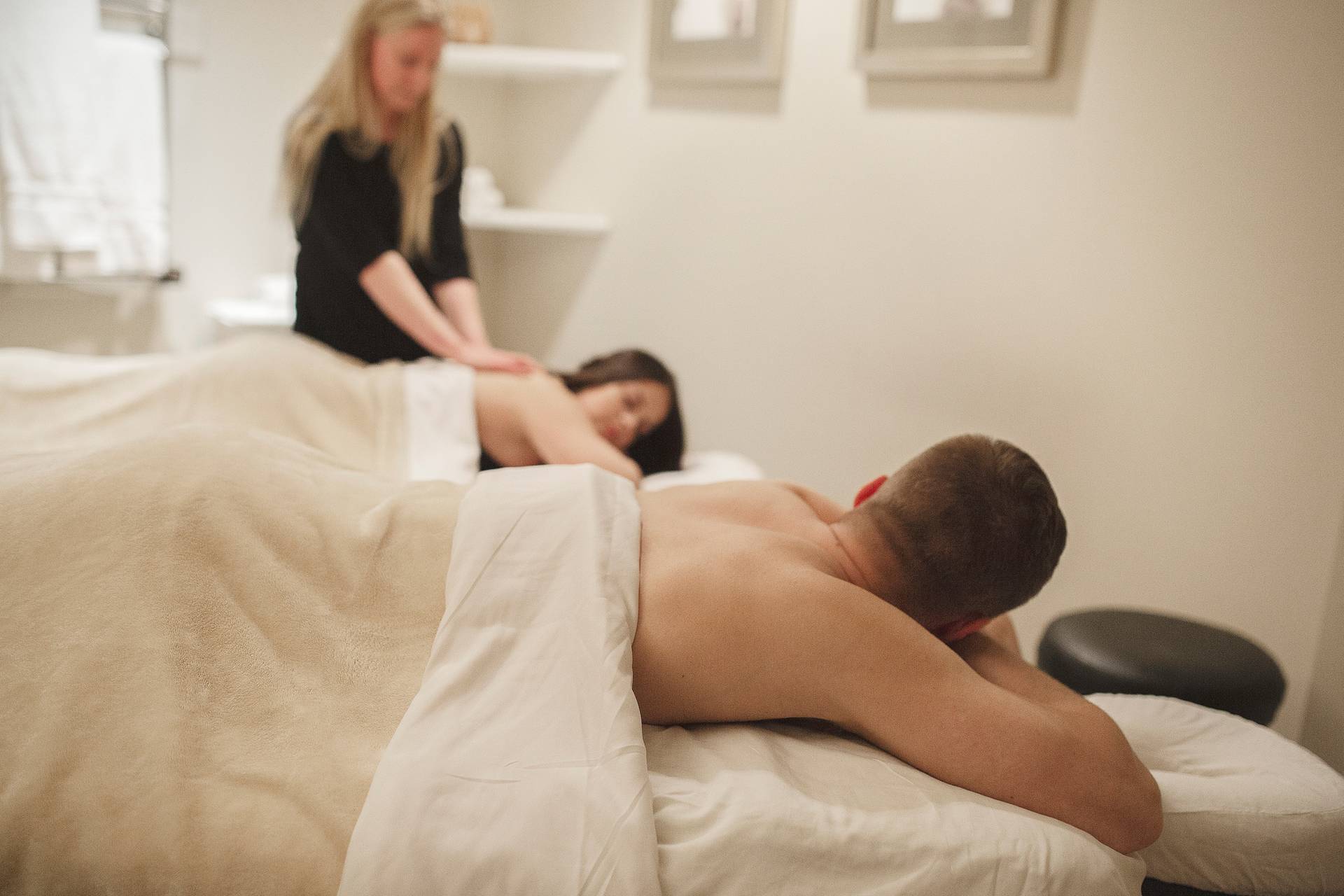 A couple relax during a couples massage