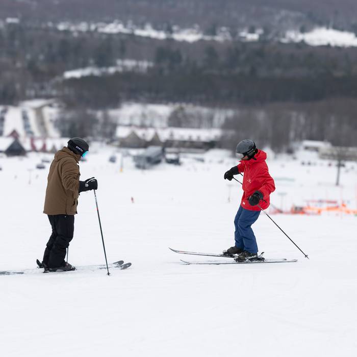 A ski lesson at The Highlands