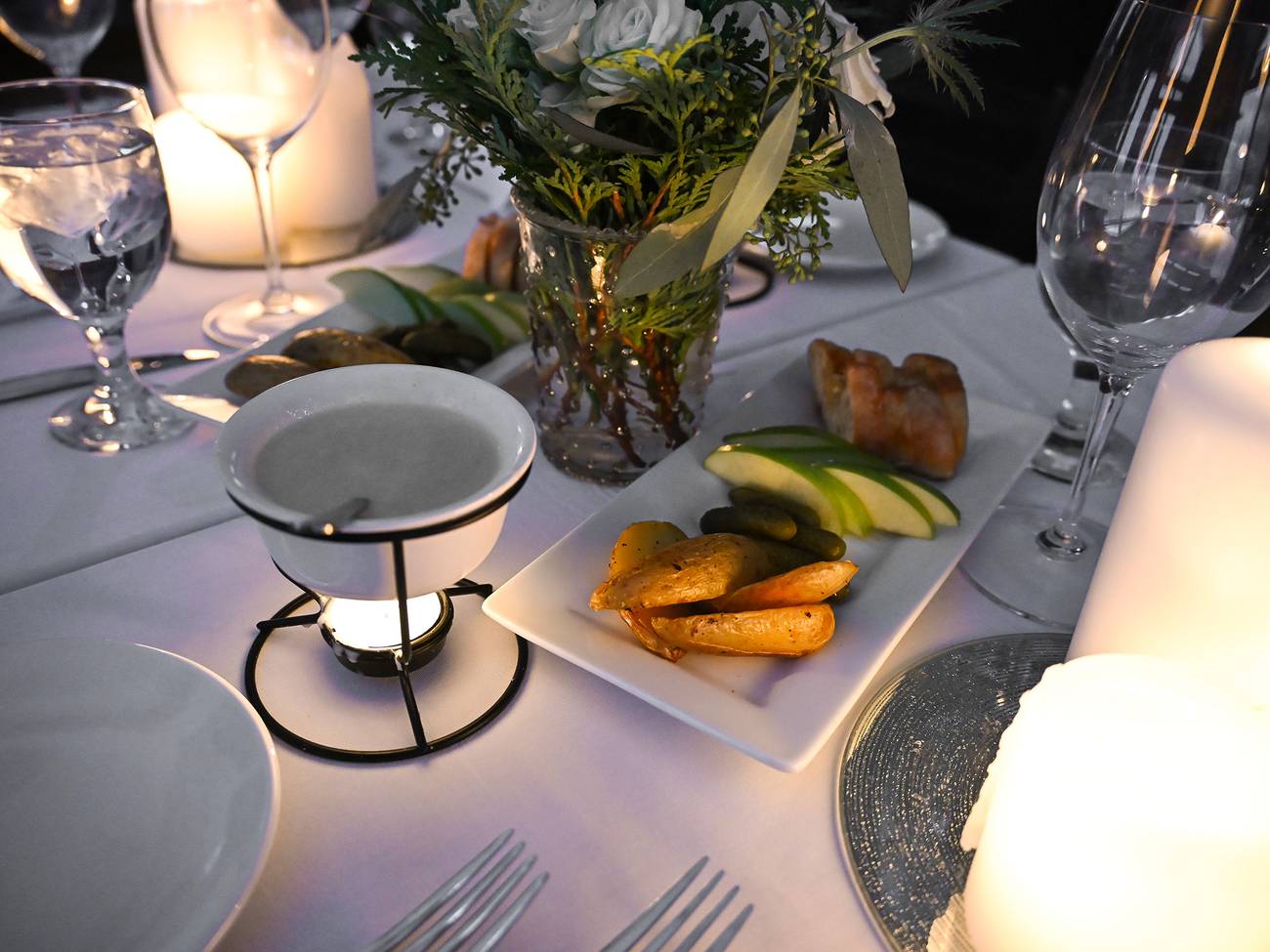 A wedding meal at The Highlands