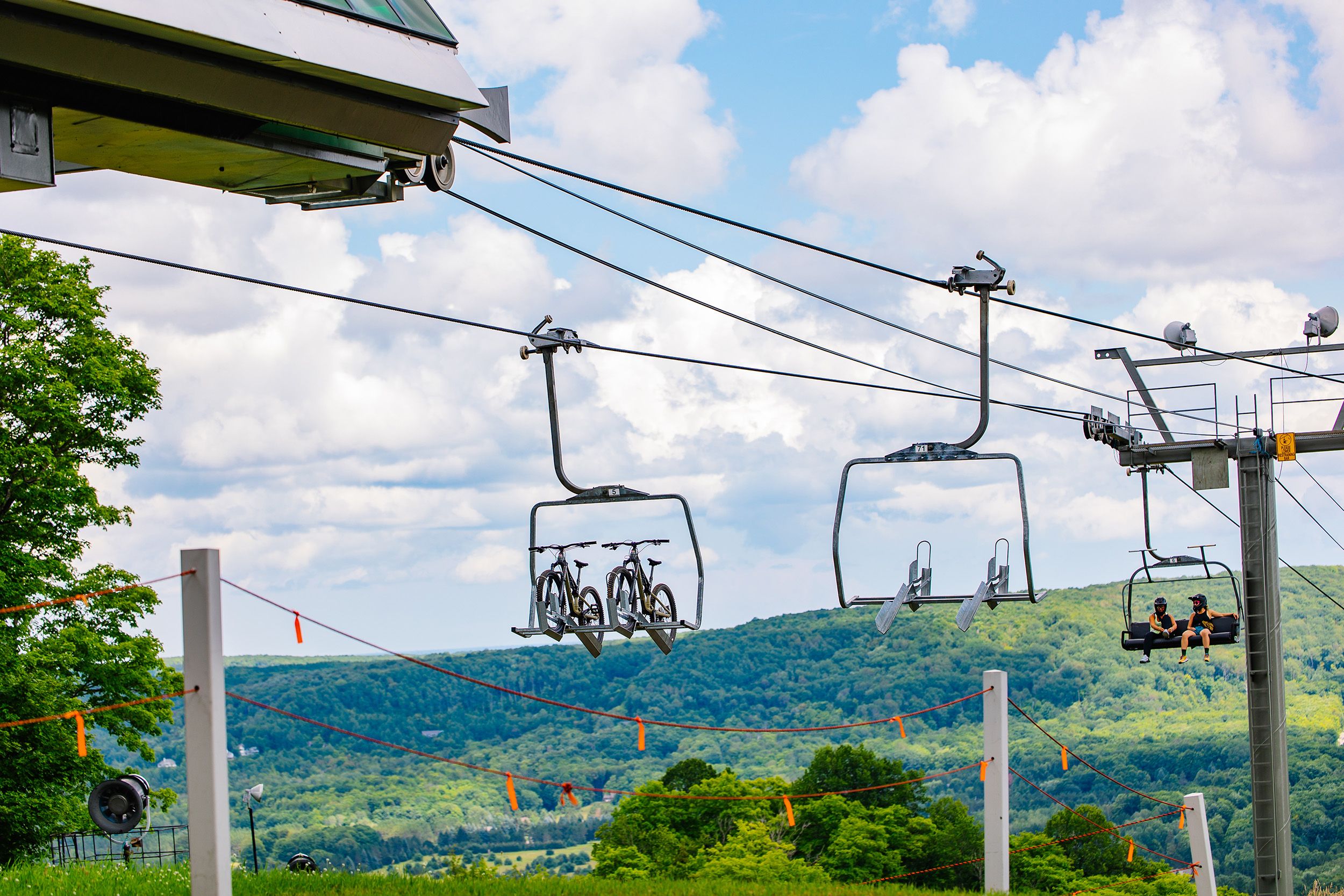 Bikes on a chairlift at The Highlands