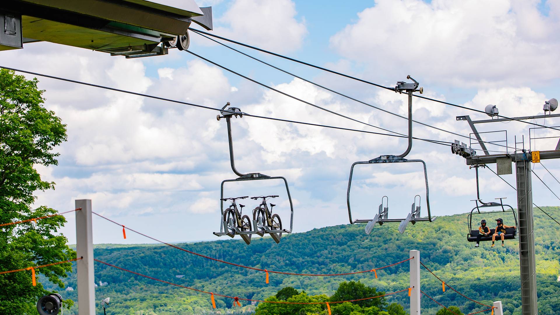 Bikes on a chairlift at The Highlands