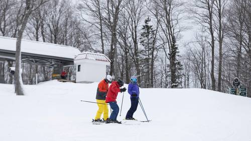 A ski lesson at The Highlands