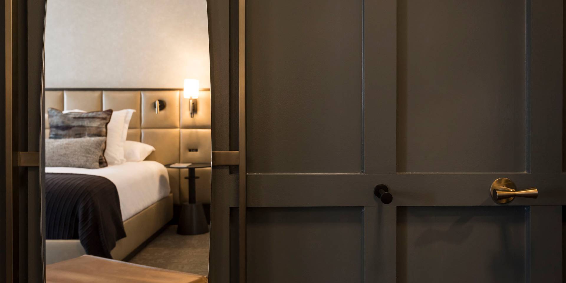 A main lodge room and mirror in the main lodge at The Highlands