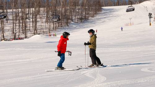 A ski lesson at The Highlands