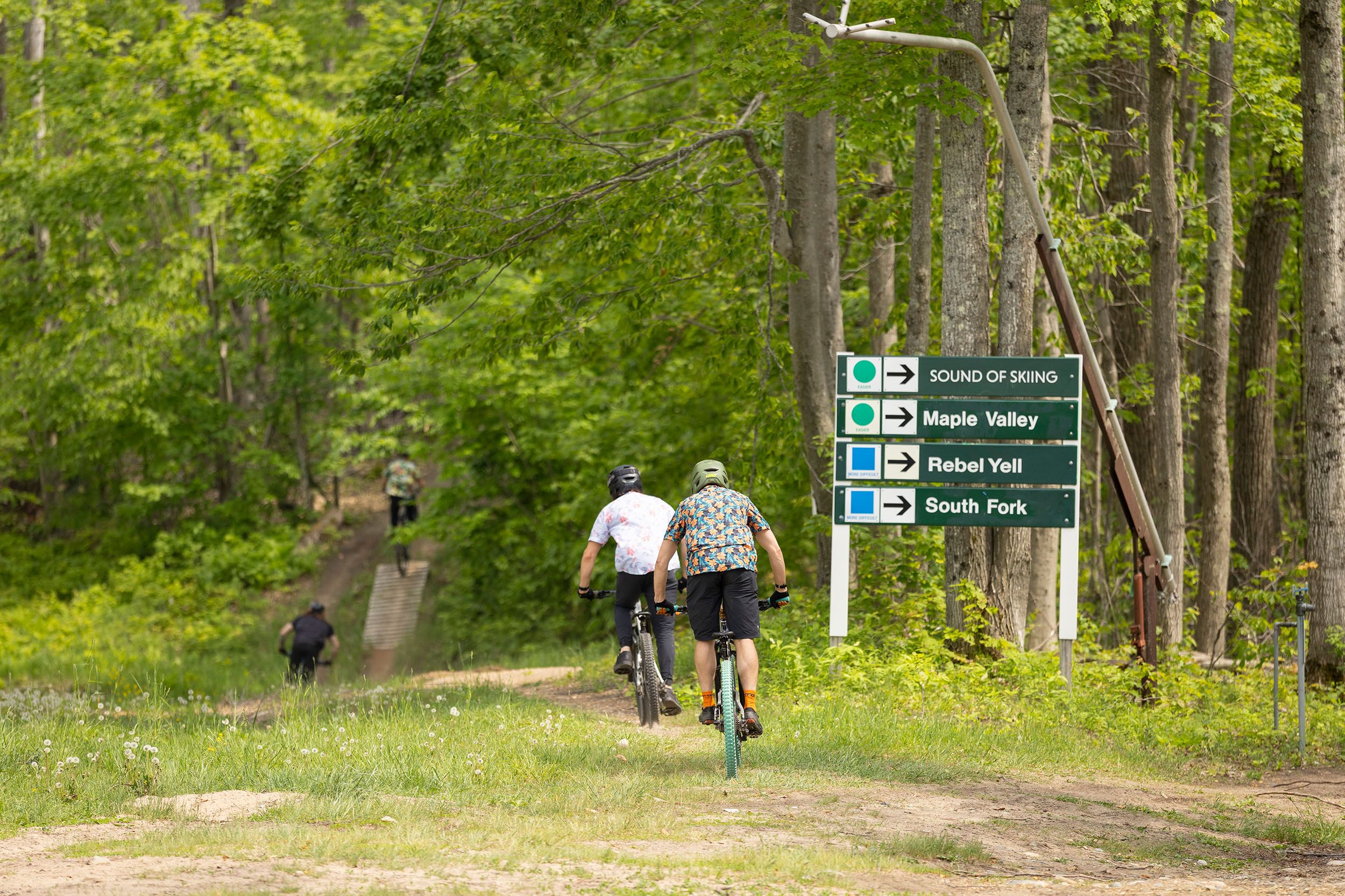 Mountain bikers at The Highlands