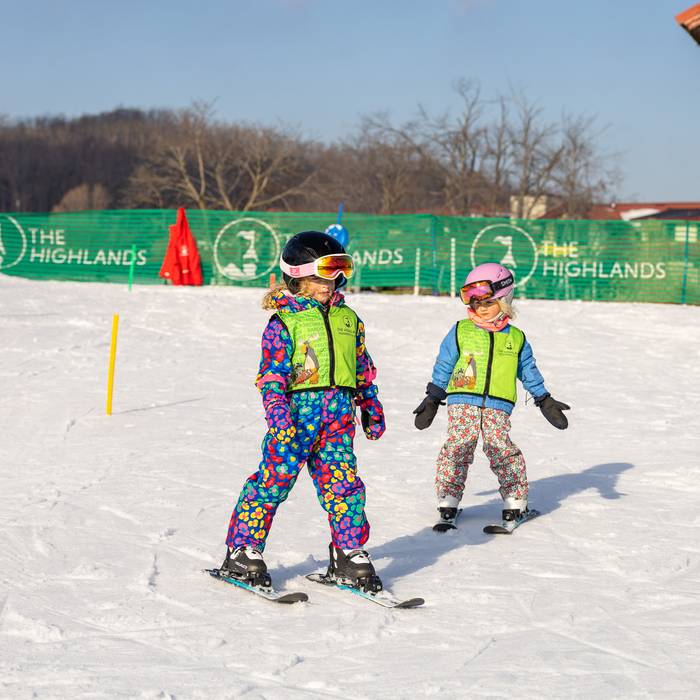 A kids ski lesson at The Highlands