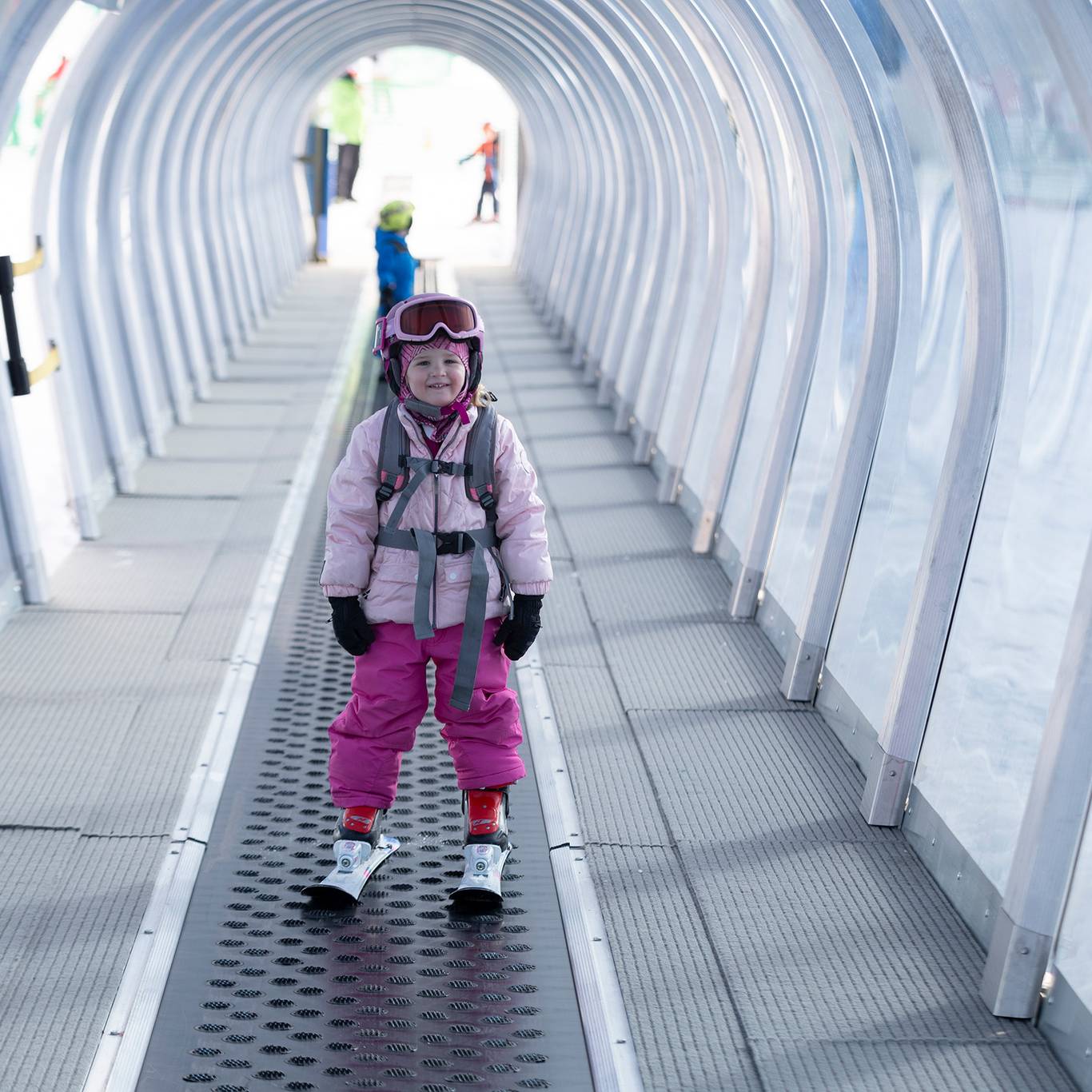 A child in ski gear on Renates Express