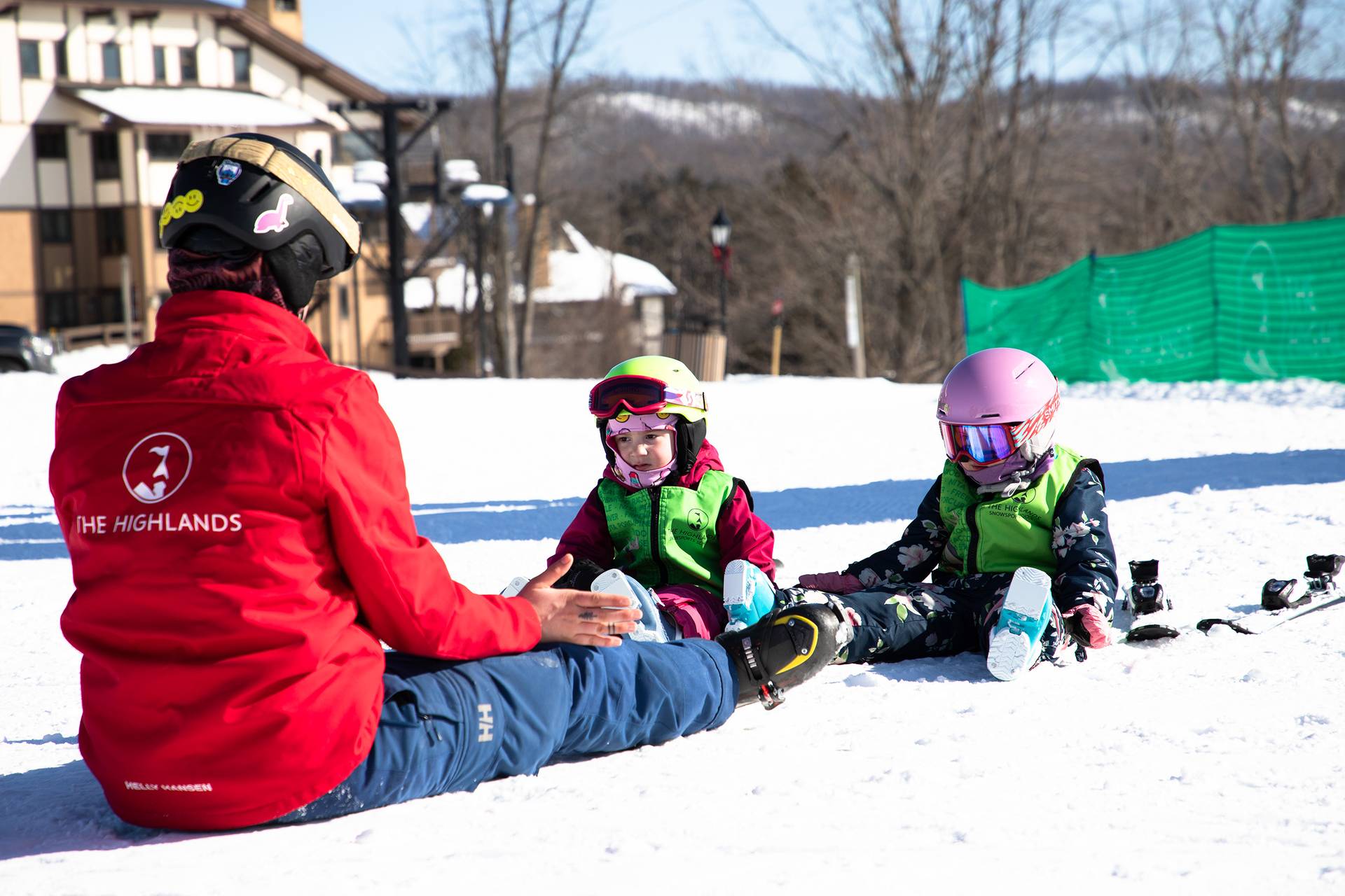 A kids snowsports lesson at The Highlands