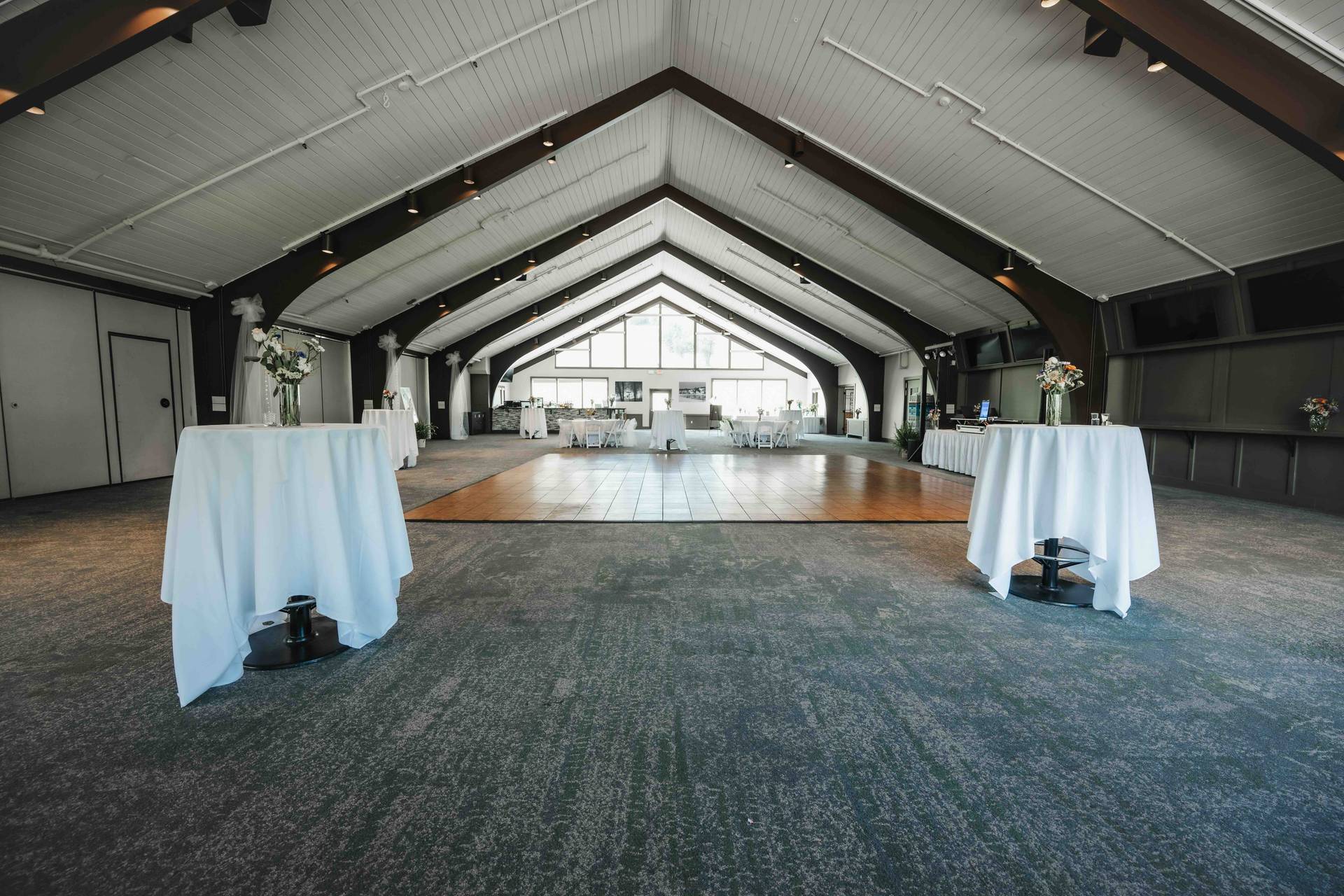 Day lodge wedding setup