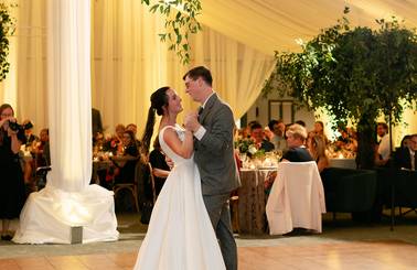 Bride and groom dancing at The Highlands