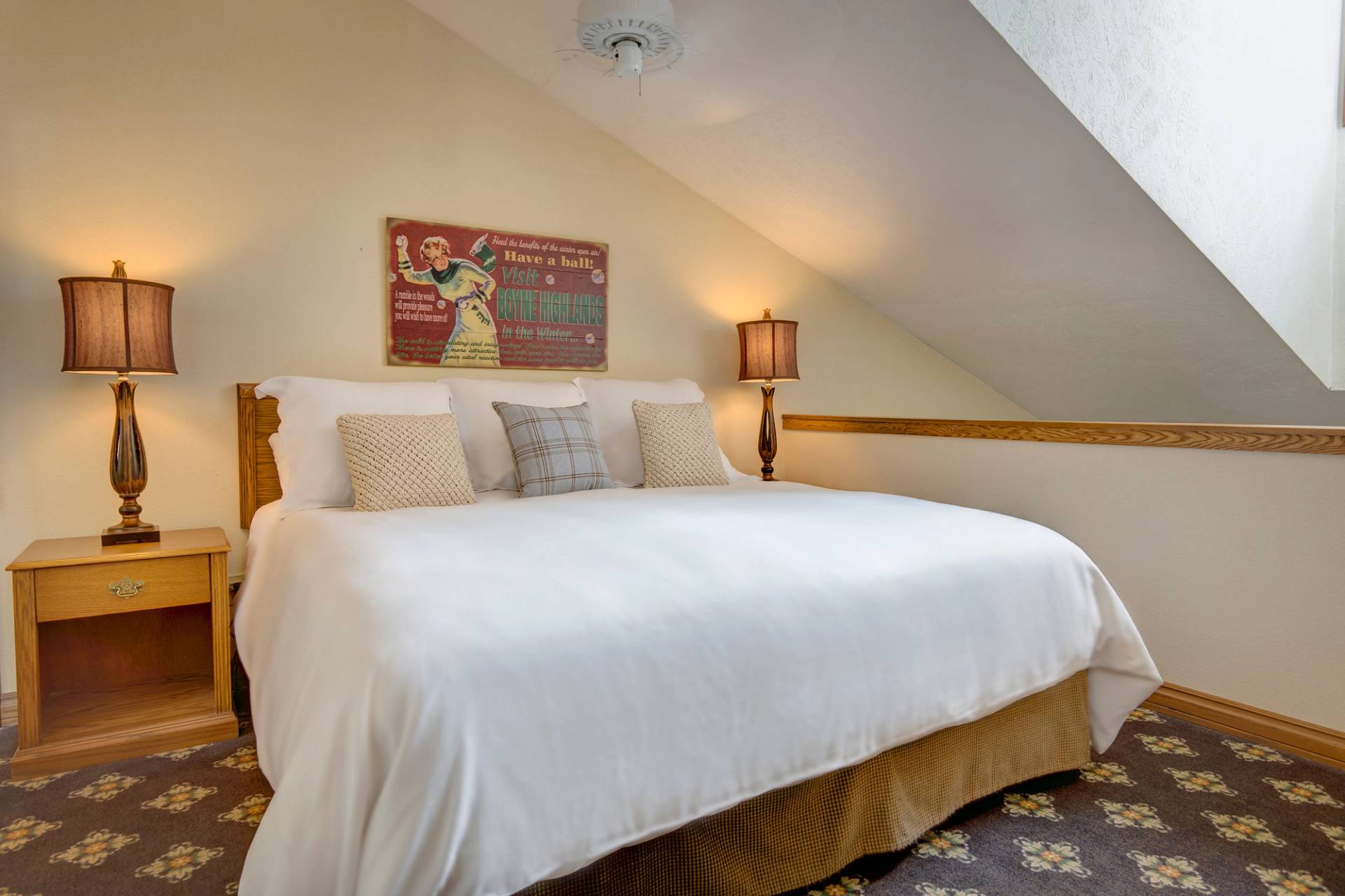 Inverness Loft Queen Bed in Heather Highlands Inn at The Highlands