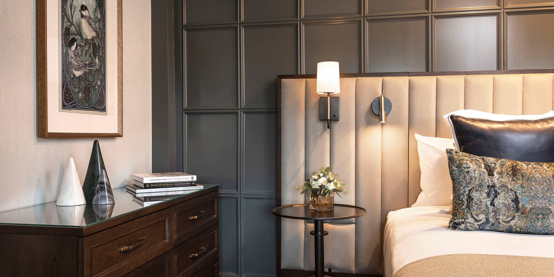 A main lodge king bed