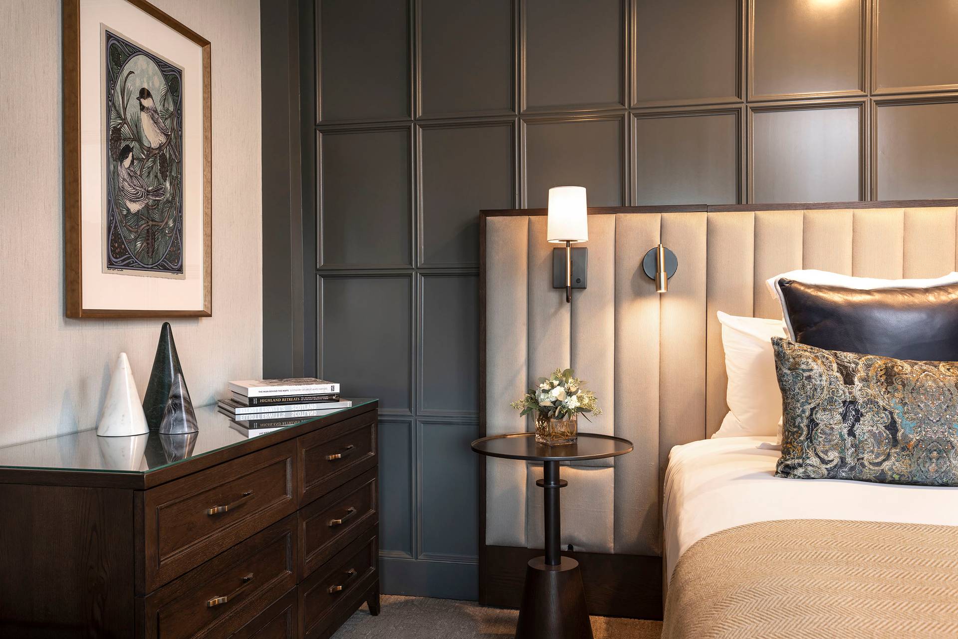 A main lodge king bed