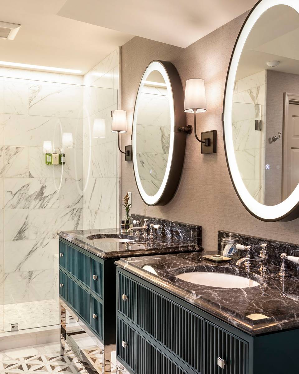 Main Lodge Bathroom