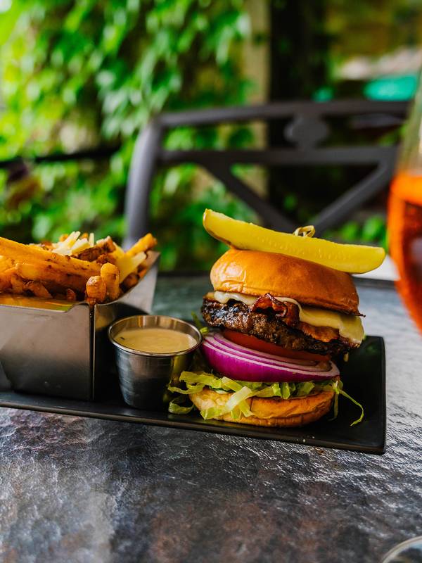Hamburger and iced tea