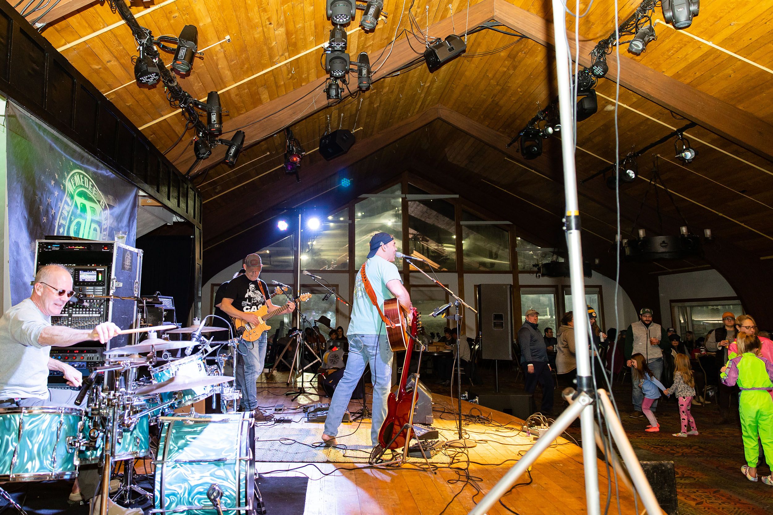 The Remedee Bar playing at the Zoo Bar