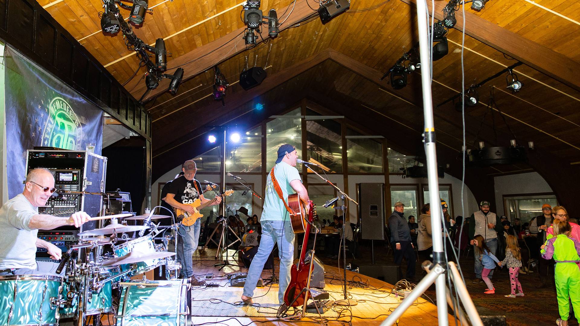 The Remedee Bar playing at the Zoo Bar