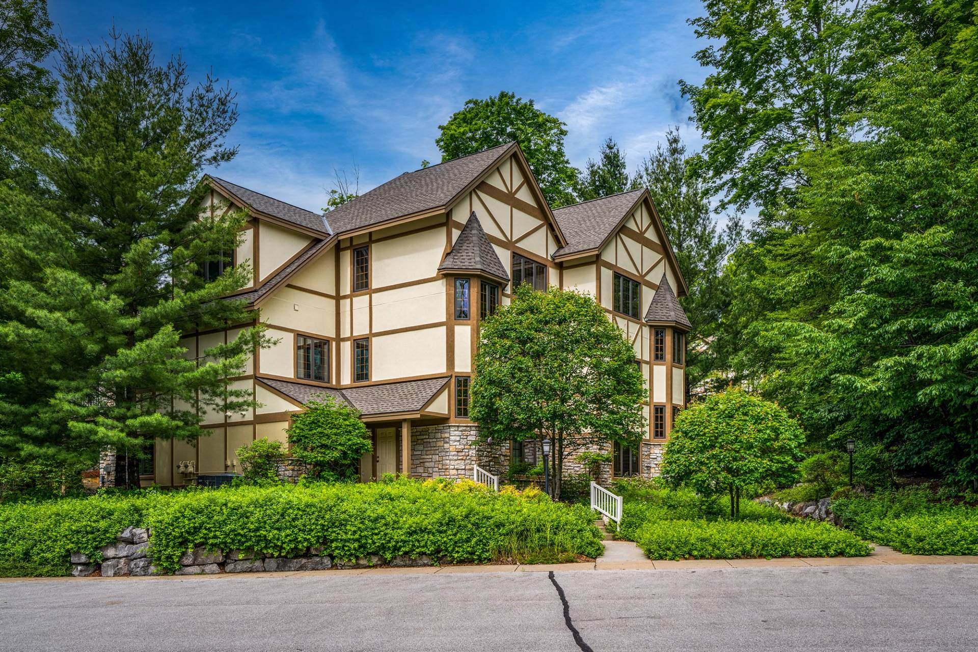 Alpine Village Exterior in Summer at The Highlands