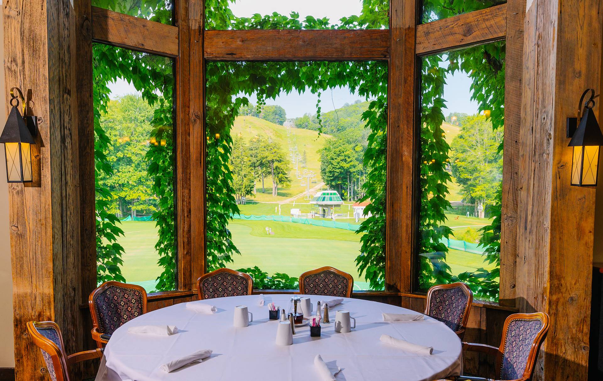 The Main Dining room at The Highlands